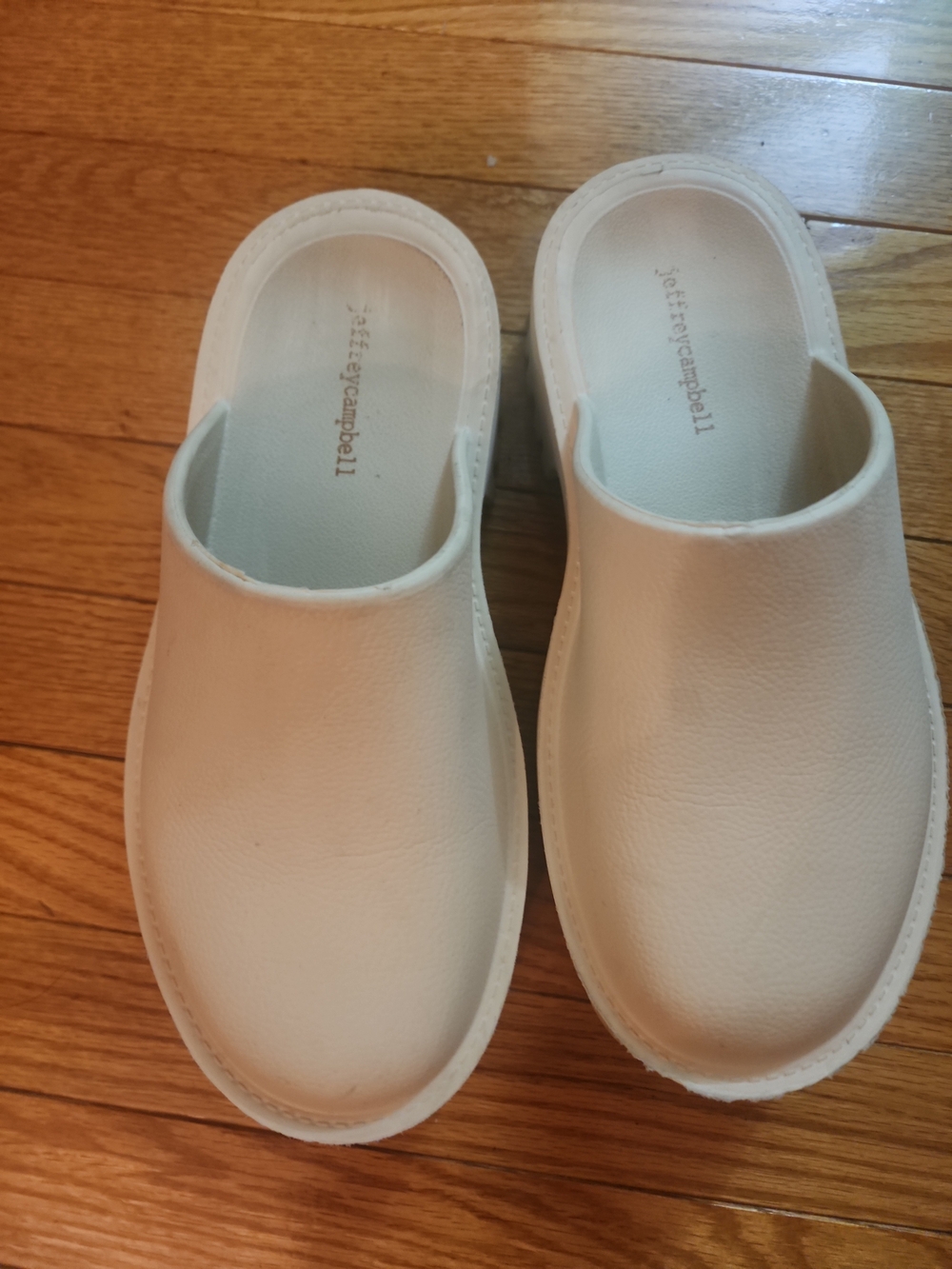 Jeffrey Campbell Clogge Women's Cream Slip-On Mule